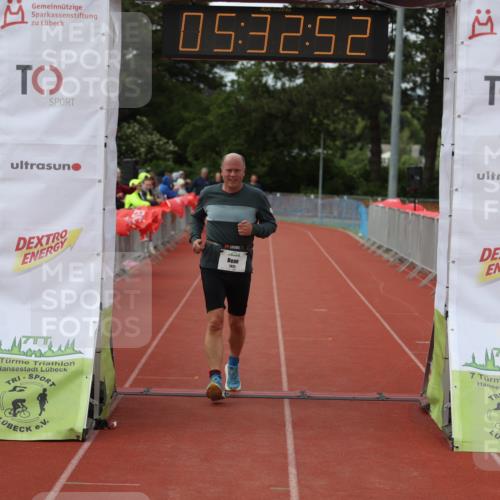 14.06.2026 - 7 Türme Triathlon Andreas Tolksdorf http://msf.ph/oto/9808546 14.06.2026 16:32:50 Ziel 886, 1325 meine-sportfotos.de