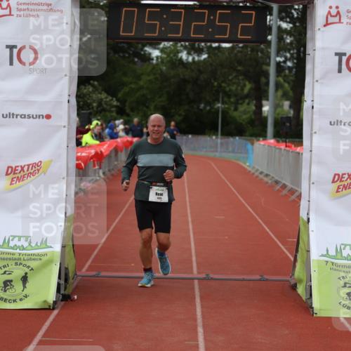 14.06.2026 - 7 Türme Triathlon Andreas Tolksdorf http://msf.ph/oto/9808550 14.06.2026 16:32:50 Ziel 886, 1325 meine-sportfotos.de