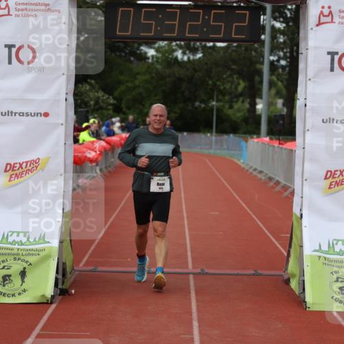 14.06.2026 - 7 Türme Triathlon Andreas Tolksdorf http://msf.ph/oto/9808554 14.06.2026 16:32:51 Ziel 886, 1325 meine-sportfotos.de