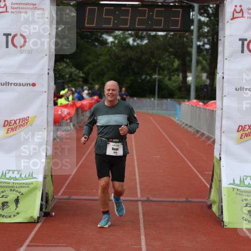 14.06.2026 - 7 Türme Triathlon Andreas Tolksdorf http://msf.ph/oto/9808565 14.06.2026 16:32:51 Ziel 886, 1325 meine-sportfotos.de