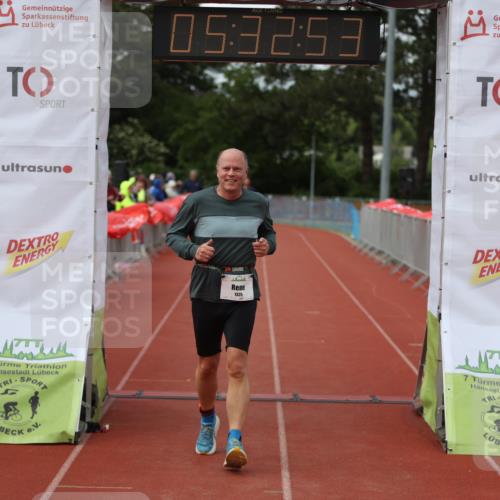 14.06.2026 - 7 Türme Triathlon Andreas Tolksdorf http://msf.ph/oto/9808569 14.06.2026 16:32:51 Ziel 886, 1325 meine-sportfotos.de