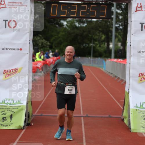 14.06.2026 - 7 Türme Triathlon Andreas Tolksdorf http://msf.ph/oto/9808573 14.06.2026 16:32:52 Ziel 886, 1325 meine-sportfotos.de