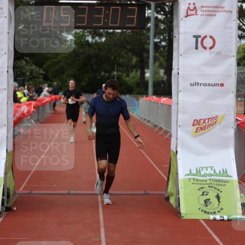 14.06.2026 - 7 Türme Triathlon Andreas Tolksdorf http://msf.ph/oto/9808581 14.06.2026 16:33:01 Ziel 733, 1230 meine-sportfotos.de