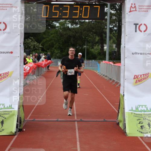 14.06.2026 - 7 Türme Triathlon Andreas Tolksdorf http://msf.ph/oto/9808592 14.06.2026 16:33:05 Ziel 733, 870, 1230 meine-sportfotos.de