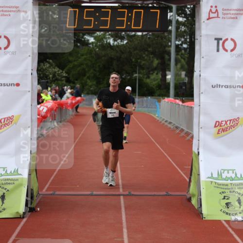 14.06.2026 - 7 Türme Triathlon Andreas Tolksdorf http://msf.ph/oto/9808593 14.06.2026 16:33:05 Ziel 733, 870, 1230 meine-sportfotos.de