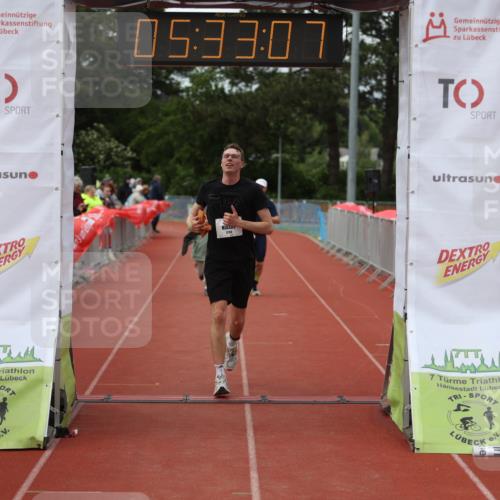 14.06.2026 - 7 Türme Triathlon Andreas Tolksdorf http://msf.ph/oto/9808595 14.06.2026 16:33:05 Ziel 733, 870, 1230 meine-sportfotos.de