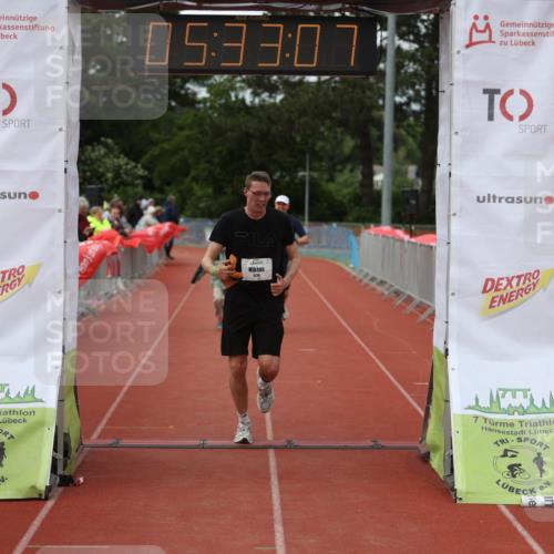 14.06.2026 - 7 Türme Triathlon Andreas Tolksdorf http://msf.ph/oto/9808597 14.06.2026 16:33:05 Ziel 733, 870, 1230 meine-sportfotos.de