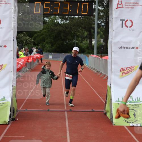 14.06.2026 - 7 Türme Triathlon Andreas Tolksdorf http://msf.ph/oto/9808616 14.06.2026 16:33:09 Ziel 733, 870, 1230 meine-sportfotos.de