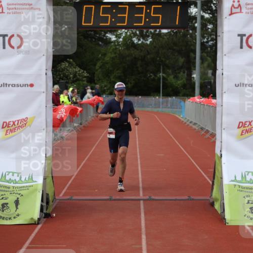14.06.2026 - 7 Türme Triathlon Andreas Tolksdorf http://msf.ph/oto/9808659 14.06.2026 16:33:49 Ziel 735 meine-sportfotos.de
