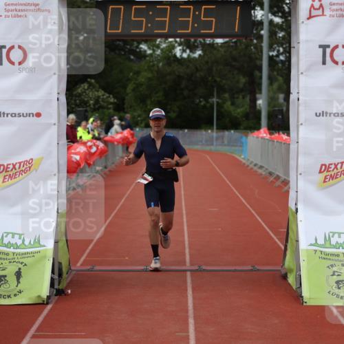 14.06.2026 - 7 Türme Triathlon Andreas Tolksdorf http://msf.ph/oto/9808665 14.06.2026 16:33:49 Ziel 735 meine-sportfotos.de