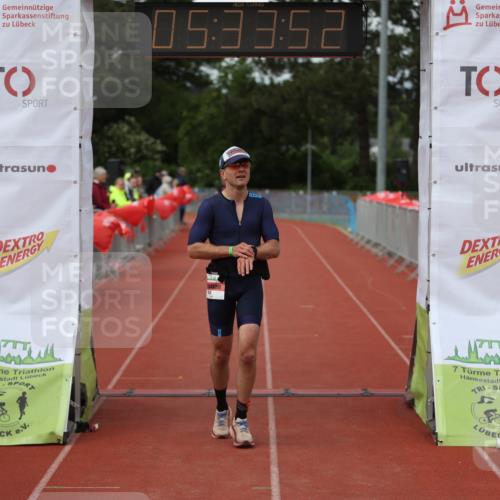 14.06.2026 - 7 Türme Triathlon Andreas Tolksdorf http://msf.ph/oto/9808678 14.06.2026 16:33:50 Ziel 735 meine-sportfotos.de