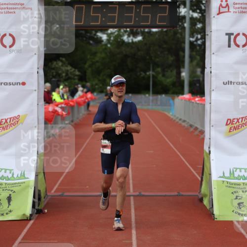 14.06.2026 - 7 Türme Triathlon Andreas Tolksdorf http://msf.ph/oto/9808680 14.06.2026 16:33:50 Ziel 735 meine-sportfotos.de