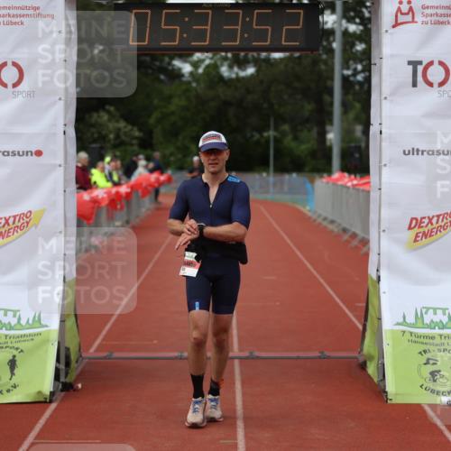 14.06.2026 - 7 Türme Triathlon Andreas Tolksdorf http://msf.ph/oto/9808684 14.06.2026 16:33:50 Ziel 735 meine-sportfotos.de