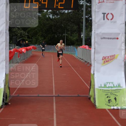 14.06.2026 - 7 Türme Triathlon Andreas Tolksdorf http://msf.ph/oto/9808774 14.06.2026 16:47:20 Ziel 826 meine-sportfotos.de