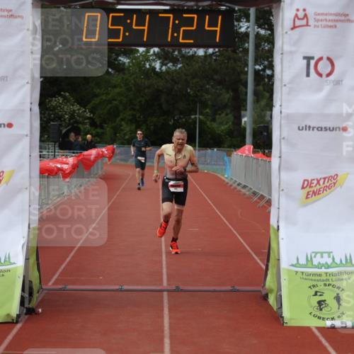 14.06.2026 - 7 Türme Triathlon Andreas Tolksdorf http://msf.ph/oto/9808789 14.06.2026 16:47:23 Ziel 826 meine-sportfotos.de
