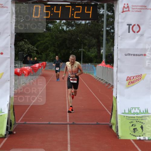 14.06.2026 - 7 Türme Triathlon Andreas Tolksdorf http://msf.ph/oto/9808793 14.06.2026 16:47:23 Ziel 826 meine-sportfotos.de