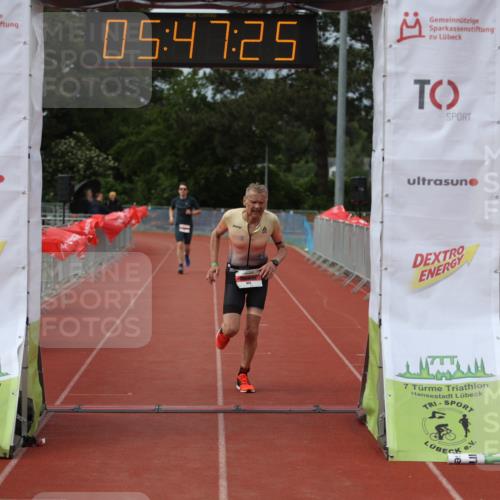 14.06.2026 - 7 Türme Triathlon Andreas Tolksdorf http://msf.ph/oto/9808803 14.06.2026 16:47:23 Ziel 826 meine-sportfotos.de