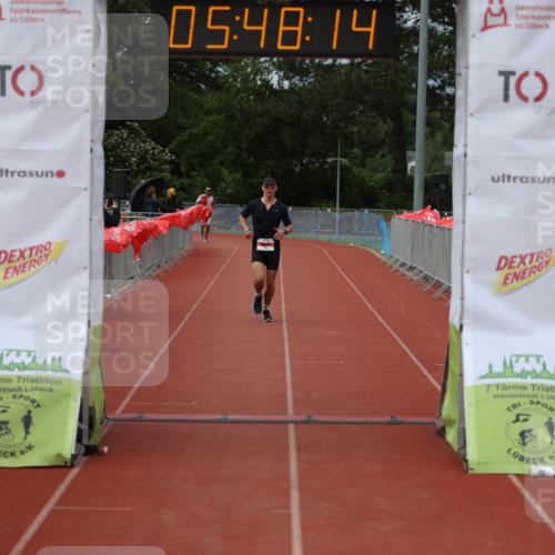 14.06.2026 - 7 Türme Triathlon Andreas Tolksdorf http://msf.ph/oto/9808863 14.06.2026 16:48:12 Ziel 642 meine-sportfotos.de