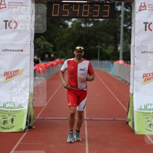 14.06.2026 - 7 Türme Triathlon Andreas Tolksdorf http://msf.ph/oto/9808948 14.06.2026 16:48:31 Ziel 631 meine-sportfotos.de