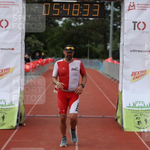 14.06.2026 - 7 Türme Triathlon Andreas Tolksdorf http://msf.ph/oto/9808954 14.06.2026 16:48:32 Ziel 631 meine-sportfotos.de