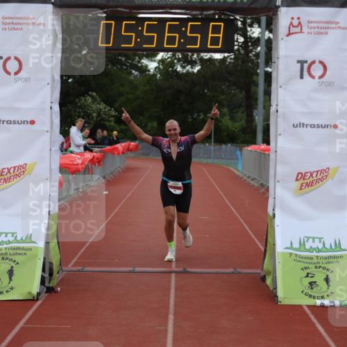 14.06.2026 - 7 Türme Triathlon Andreas Tolksdorf http://msf.ph/oto/9809058 14.06.2026 16:56:56 Ziel 742 meine-sportfotos.de