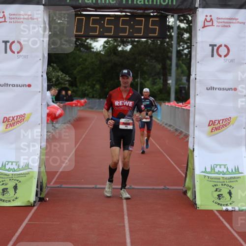 14.06.2026 - 7 Türme Triathlon Andreas Tolksdorf http://msf.ph/oto/9809105 14.06.2026 16:55:34 Ziel 763, 858 meine-sportfotos.de