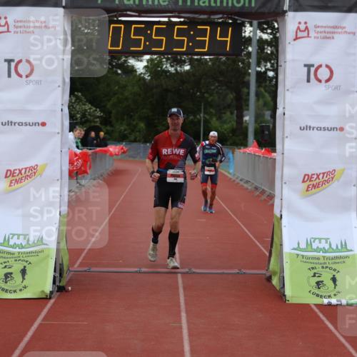 14.06.2026 - 7 Türme Triathlon Andreas Tolksdorf http://msf.ph/oto/9809121 14.06.2026 16:55:33 Ziel 763, 858 meine-sportfotos.de