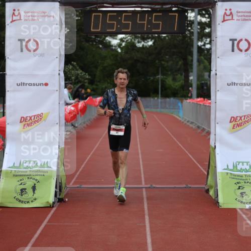 14.06.2026 - 7 Türme Triathlon Andreas Tolksdorf http://msf.ph/oto/9809154 14.06.2026 16:54:56 Ziel 807 meine-sportfotos.de