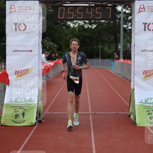 14.06.2026 - 7 Türme Triathlon Andreas Tolksdorf http://msf.ph/oto/9809161 14.06.2026 16:54:56 Ziel 807 meine-sportfotos.de