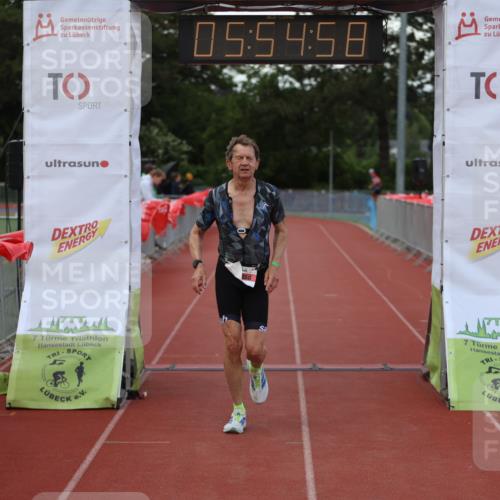 14.06.2026 - 7 Türme Triathlon Andreas Tolksdorf http://msf.ph/oto/9809165 14.06.2026 16:54:56 Ziel 807 meine-sportfotos.de