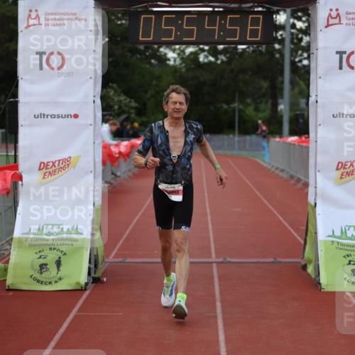 14.06.2026 - 7 Türme Triathlon Andreas Tolksdorf http://msf.ph/oto/9809169 14.06.2026 16:54:56 Ziel 807 meine-sportfotos.de
