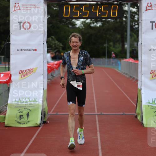 14.06.2026 - 7 Türme Triathlon Andreas Tolksdorf http://msf.ph/oto/9809174 14.06.2026 16:54:57 Ziel 807 meine-sportfotos.de