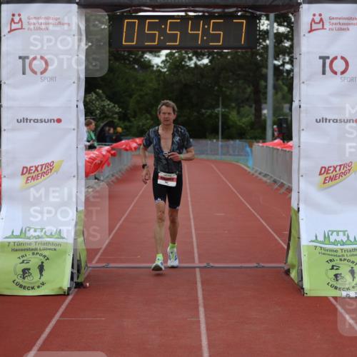 14.06.2026 - 7 Türme Triathlon Andreas Tolksdorf http://msf.ph/oto/9809181 14.06.2026 16:54:55 Ziel 807 meine-sportfotos.de