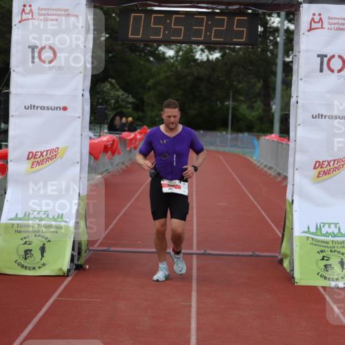 14.06.2026 - 7 Türme Triathlon Andreas Tolksdorf http://msf.ph/oto/9809231 14.06.2026 16:53:23 Ziel 663, 860 meine-sportfotos.de
