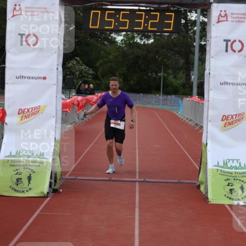 14.06.2026 - 7 Türme Triathlon Andreas Tolksdorf http://msf.ph/oto/9809285 14.06.2026 16:53:22 Ziel 663, 860 meine-sportfotos.de