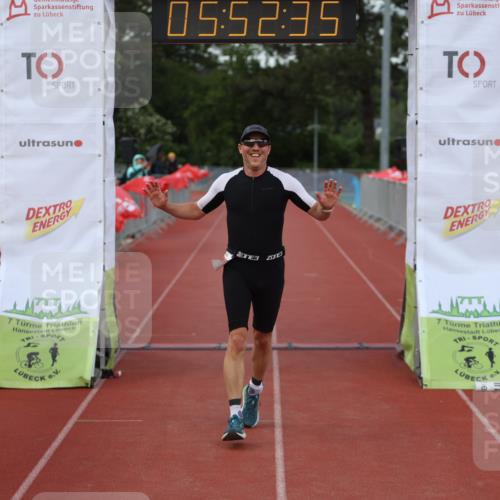 14.06.2026 - 7 Türme Triathlon Andreas Tolksdorf http://msf.ph/oto/9809306 14.06.2026 16:52:34 Ziel 748 meine-sportfotos.de