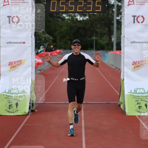 14.06.2026 - 7 Türme Triathlon Andreas Tolksdorf http://msf.ph/oto/9809307 14.06.2026 16:52:34 Ziel 748 meine-sportfotos.de