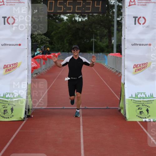 14.06.2026 - 7 Türme Triathlon Andreas Tolksdorf http://msf.ph/oto/9809314 14.06.2026 16:52:33 Ziel 748 meine-sportfotos.de
