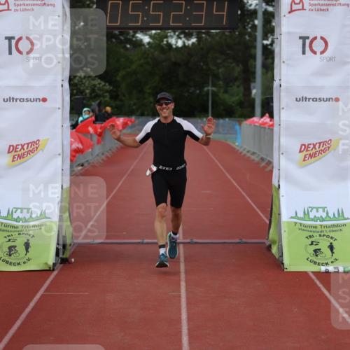 14.06.2026 - 7 Türme Triathlon Andreas Tolksdorf http://msf.ph/oto/9809318 14.06.2026 16:52:34 Ziel 748 meine-sportfotos.de