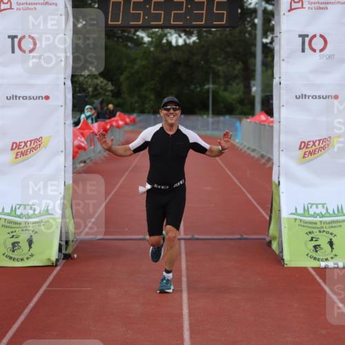 14.06.2026 - 7 Türme Triathlon Andreas Tolksdorf http://msf.ph/oto/9809324 14.06.2026 16:52:34 Ziel 748 meine-sportfotos.de