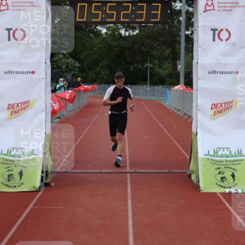 14.06.2026 - 7 Türme Triathlon Andreas Tolksdorf http://msf.ph/oto/9809330 14.06.2026 16:52:33 Ziel 748 meine-sportfotos.de