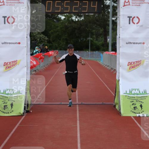 14.06.2026 - 7 Türme Triathlon Andreas Tolksdorf http://msf.ph/oto/9809335 14.06.2026 16:52:33 Ziel 748 meine-sportfotos.de