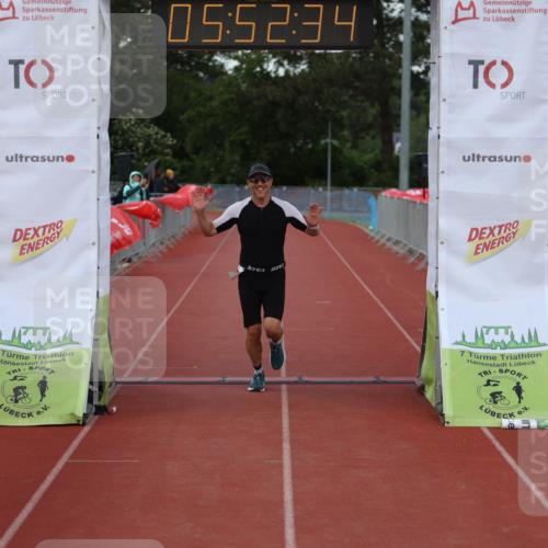 14.06.2026 - 7 Türme Triathlon Andreas Tolksdorf http://msf.ph/oto/9809336 14.06.2026 16:52:33 Ziel 748 meine-sportfotos.de