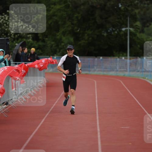 14.06.2026 - 7 Türme Triathlon Andreas Tolksdorf http://msf.ph/oto/9809339 14.06.2026 16:52:29 Ziel 748 meine-sportfotos.de
