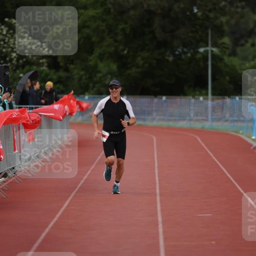 14.06.2026 - 7 Türme Triathlon Andreas Tolksdorf http://msf.ph/oto/9809342 14.06.2026 16:52:29 Ziel 748 meine-sportfotos.de