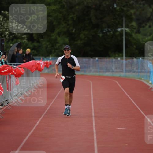 14.06.2026 - 7 Türme Triathlon Andreas Tolksdorf http://msf.ph/oto/9809344 14.06.2026 16:52:29 Ziel 748 meine-sportfotos.de