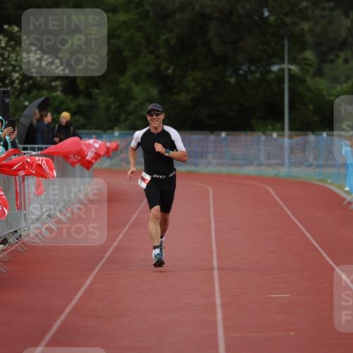 14.06.2026 - 7 Türme Triathlon Andreas Tolksdorf http://msf.ph/oto/9809345 14.06.2026 16:52:29 Ziel 748 meine-sportfotos.de