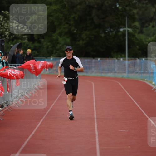 14.06.2026 - 7 Türme Triathlon Andreas Tolksdorf http://msf.ph/oto/9809346 14.06.2026 16:52:29 Ziel 748 meine-sportfotos.de