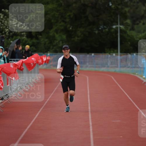 14.06.2026 - 7 Türme Triathlon Andreas Tolksdorf http://msf.ph/oto/9809349 14.06.2026 16:52:29 Ziel 748 meine-sportfotos.de
