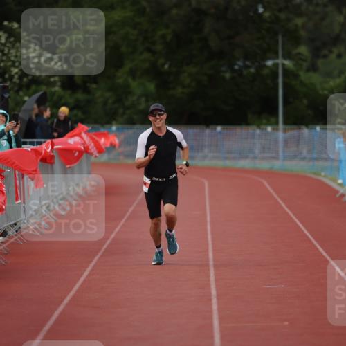 14.06.2026 - 7 Türme Triathlon Andreas Tolksdorf http://msf.ph/oto/9809350 14.06.2026 16:52:29 Ziel 748 meine-sportfotos.de